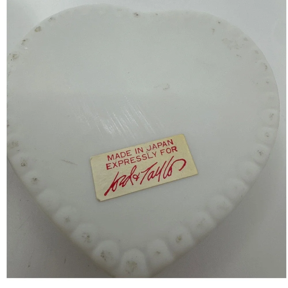 Vintage Lord & Taylor Heart Porcelain‎ Trinket Box Rose Bud Lid Made in Japan